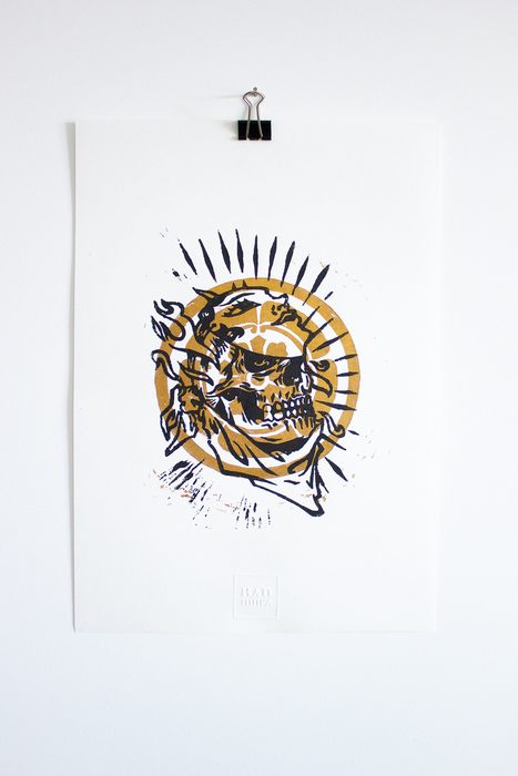 Tirage II · Noir, carmin, or